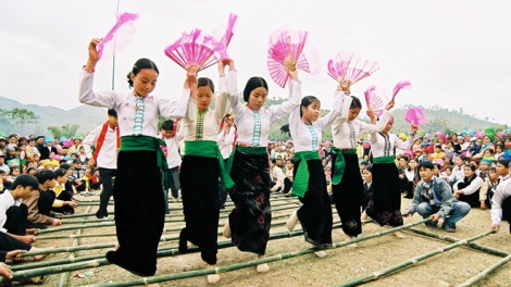 Nyaom daoh takơ Nhịp sống daong pren ka urang jaoh jo