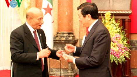 Khaw tin 10h30 saong 14h30 harei 28/3