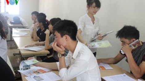 Khaw tin 10h 30 saong 14 h30, harei 2/7/2015