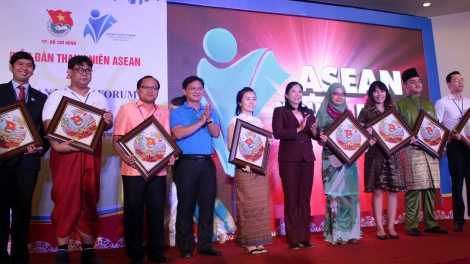 Khaw tin 10h30 saong 14h30 harei 18-9-2015