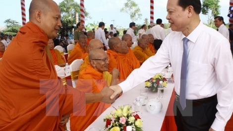 Bhap bani Khmer Trà Vinh haong bruk alin brei taneh padang ngak palei pala bahrau