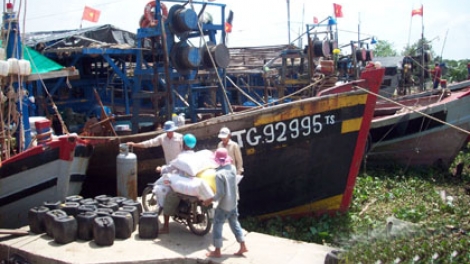 Urang taong chap ikan di Tien Giang  ngak mbang khik kajap tasik