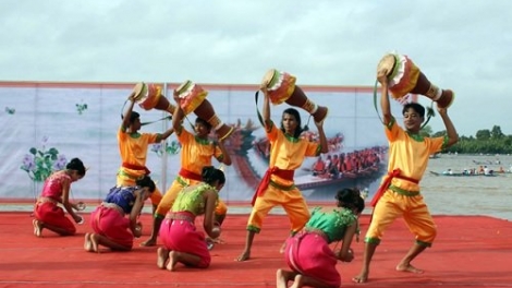 Nghe nhan Uu tu Chau Nung abih hatai ka Cham rieng cha pay