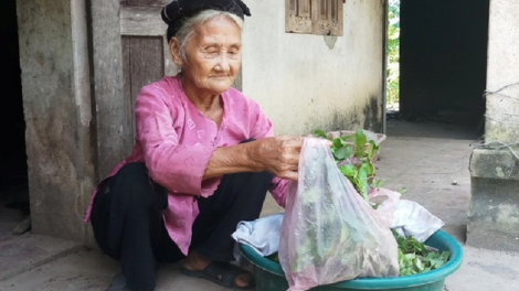 Muk taha umo 83 thun  likau brei tabiak truh sarak  baoh sang urang kathaot