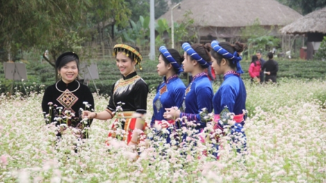 Danak dak bilan 10 “Bilan mai tapa dom sambo bingu” di Palei Ilamu - Du lịch dom bangsa Việt Nam