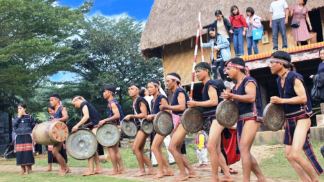 Ngak brei palei ilamo patagok jang Baoh sang prong di 54 bangsa