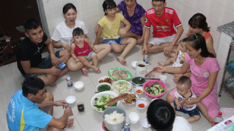 Urang ngak di Bình Dương bingi hatai tuk mbang Tết atah sang