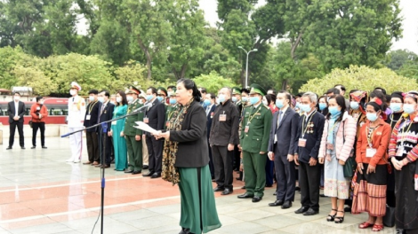 Dom kapul urang lambaok dom bangsa takik  tame rivang  Kalan Wa Ho saong pahadar dom Anh hùng liệt sĩ