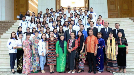 Harei 16/11, di jabat rajaei, Phó Thủ tướng Vũ Đức Đam hu taom mbaok 63 gru pato lac urang bangsa takik hu angan je hu pok manyaom dalam danak dak “klah raba saong gru pato” thun 2020 kayua kapul dam dara CS Hồ Chí Minh pakat negar peih tabiak