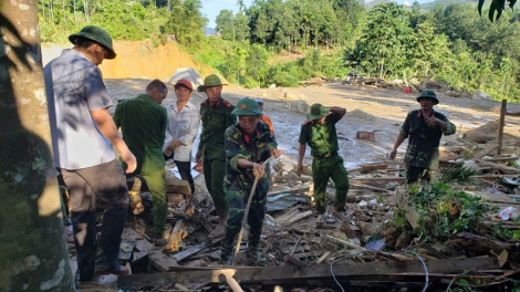 Ndom ka bruk glut jaleih trak di xã Trà Leng song  xã Trà Vân, huyện Nam Trà My, lam sre 61 urang, dalam nan hu 53 urang di palei  1 Trà Leng, 8 urang di xã Trà Vân.