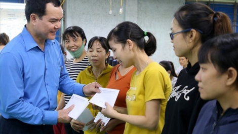 Kapul ngak bruk di Tổng Liên đoàn Lao động Việt Nam kayua ong Nguyễn Đình Khang, Akaok Tổng Liên đoàn pal akaok kapul hu nao rivang, brei pandap tapak di dom tỉnh gah kreih negar gaok kan kandah kayua ribuk ia sua meng bloh