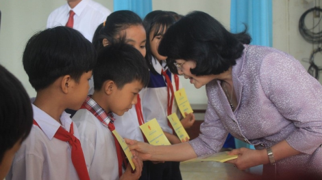 Mesup ni (24/11), di ban Quy Nhơn, Jabat lambaok gah merong kadung jien bac  Vừ A Dính pambuak bruk song Sở pato megru, Tỉnh Đoàn Bình Định jao pok jien bac brei ka anek saih bangsa takik