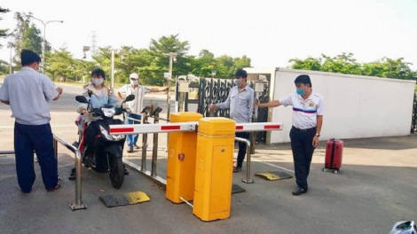 Meng harei 10/5, ký túc xá meda taduan raok sinh viên gilac veik. Dahlau di tuk nao tame ký túc xá, sinh viên njauk khan brei thau bruk prein yava saong sanya ngak njauk tui adat hukum pacang caga jit ruak Covid-19.