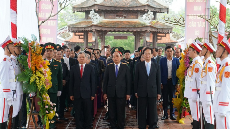 Pahadar 100 thun harei manek aruah akaok negar dahlau dieh ong Lê Đức Anh, dah page ni (1/12/2020) Thủ tướng Nguyễn Xuân Phúc ba akaok kapul urang dang akaok Đảng, kanja nao pok bingu, cuh gilau di Thừa Thiên Huế.