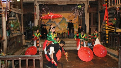 Harei pataom rakle H’Mông mbang ka 7 thun 2021 meda hu peih tabiak di huyện Đồng Văn (Hà Giang) meng harei 30-4 tal 2-5.