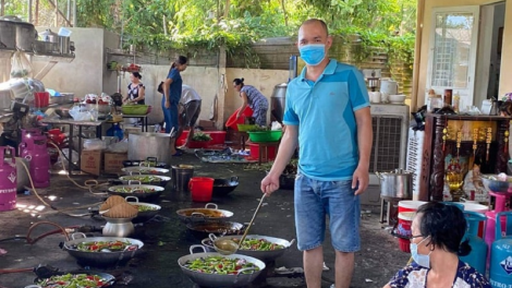 Sruh radaih anit ranam “banh mi Cần Thơ zero đồng 1 ổ”