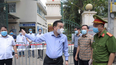 UBND ban Hà Nội hu tacei pato UBND huyện, Công an huyện Thanh Trì pasang iek duah thau tong abih dom labik sang iek ruak K dalam huyện, padang rilo bilai piah khik kajap bruk pacang caga jit Covid-19