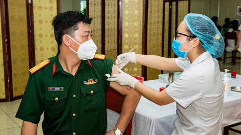 Mintri Y tế pambuak bruk song Tổng Liên đoàn Lao động Việt Nam bahrau ba tabiak bruk klauk vaccine Covid-19 mbang 3 song mbang 4 ka urang jakar, công chức, viên chức song urang ngak dalam taneh ia