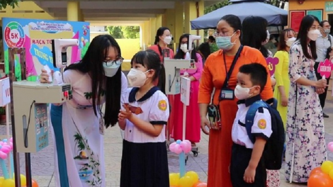 Mintri  Y tế bahrau pabak tanut  tabiak sang iek ruak ka urang ruak  COVID-19 dok ndih iek ruak di dom labik taduan urang ruak tame taong ruak yau ni