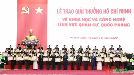 Dah page 19/5, di Hà Nội, Mintri Khoa học saong Công nghệ pambuak haong Mintri Quốc Phòng peih mbang jao Giải thưởng Hồ Chí Minh ka ilamo saong công nghệ mbang 6 ka dua danak dak đặc biệt gheih di abih dalam gah quân sự, quốc phòng