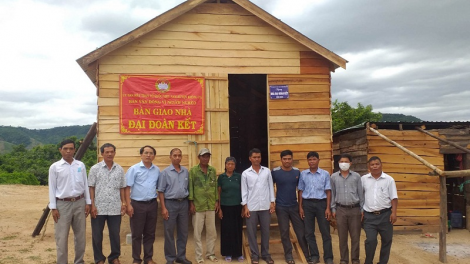 Meng di bilan 8 ni, boh sang kathaot, jiak kan kathaot hu dong 40 triệu đồng, piah padang sang dok bahrau, sang pasiam veik hu dong 20 triệu đồng/sa boh sang