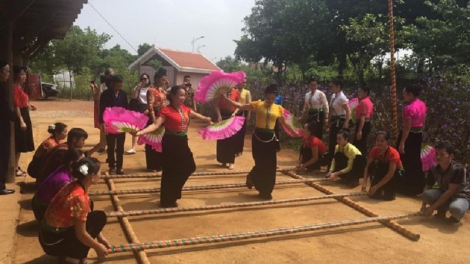 Dom cuang kandah dalam bruk khik ramik ilamu di dom bangsa takik