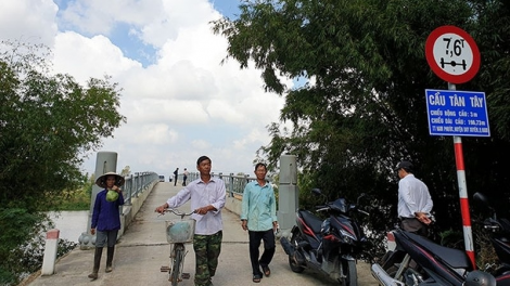 Urang thương binh buh jien kadung tabiak ngak jaik 30 baoh tatua di dom bhum palei Quảng