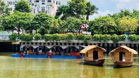 Cakrok ravang me-in jalan kraong di TP HCM daok rilo tavak tavaiy