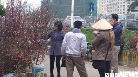 Khaw tin tuk  10h30 saong 14h30 harei 1/2