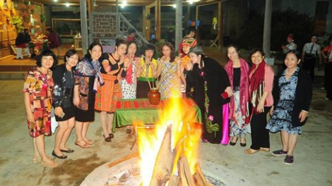 Khaw tin 10h30 saong 14h30, harei 16/12​