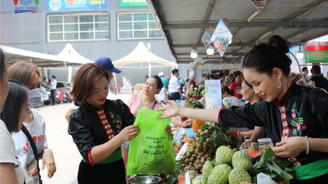 Sơn La: T’bhlầng lêy bhrợ têng đơơng pa câl pr’đươi tợơ chr’nóh chr’bệêt bh’năn băn ooy thị trường bha lang k’tiếc