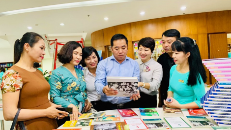 Quảng Ninh: Triển lãm ấn phẩm ooy lang ma nứih, bh’rợ tr’nêng âng Hồ Chí Minh