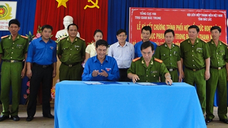 Pa dưr rau cr’noọ cr’niêng đoọng ha ta đhâm c’mor n’huông n’lất