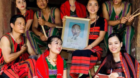 Cr’noọ cr’niêng âng đhanuôr Huế lâng Ava Hồ