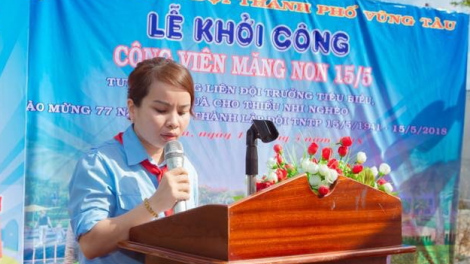 Pân’đil cán bộ Đoàn k’đơơng a’cọ đắh bh’rợ đoàn, đội