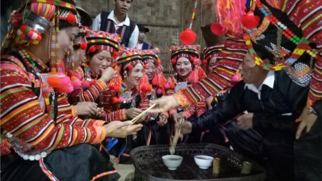 Tết hân noo boo chr’nắp ma bhuy âng manúyh Hà Nhì