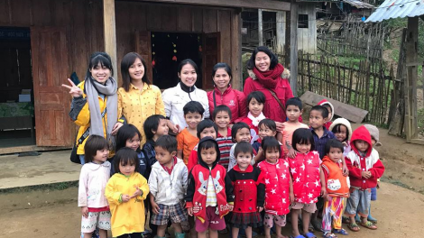 Video: P’niên cóh da ding ca coongZr’nắh k’đháp c’lâng tước trường
(TRẺ EM VÙNG CAO- GIAN NAN ĐƯỜNG TỚI TRƯỜNG)