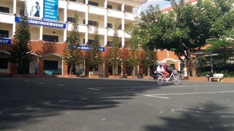 Pang ra pr’đhang bh’rợ trường học t’mêê