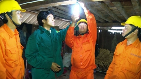 Tết đhị vel x’rịa ơy vêy điện