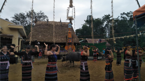 Pà Rồng hơnh déh Gươl t’mêê