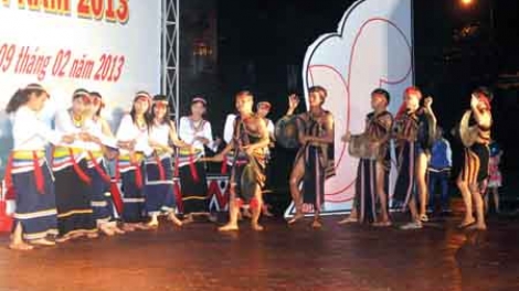 Dương Lai- Manuyh zư pa dưr rau chr’năp văn hoa đhanuôr Cor