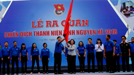 Lang p’niên Việt Nam tình nguyện tu đhanuôr