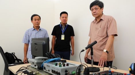 Đài P’rá Việt Nam-nắc xay moon zập zêng xa nay đắh Apêê t’ngay cấp dal APEC