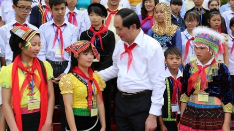 Chủ tịch k’tiếc k’ruung Trần Đại Quang pa’gơi thư hơnh déh tết Trung thu