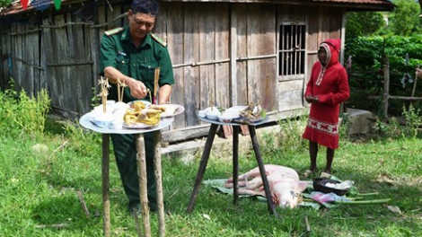 Bhiệc bhan ga’buy boọng âng manứih Chứt