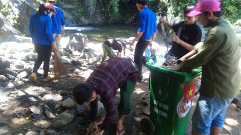 Huyện Đoàn Quế Sơn xay bhrợ cơnh Di chúc Chủ tịch Hồ Chí Minh