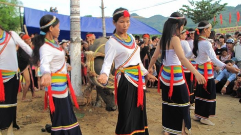 Lớp học la lay âng ma nứih Cor cóh Trà Bồng