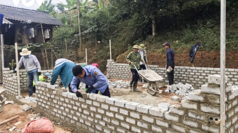 Pazum c’rơ zooi pr’loọng đong đharựt vêy đong ăt l’lăm bêl Tết nguyên đán