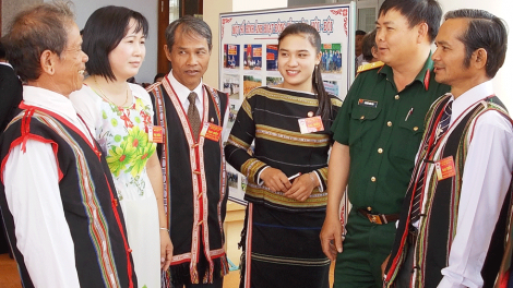 C’léh chr’nắp đắh kinh tế xã hội c’moo 2017 cóh zr’lụ đhanuôr acoon cóh tỉnh Kon Tum