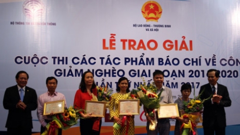 “Chính sách pa xiêr đha rựt- hâu tu dzợ cơnh bhoóh lơi cóh a bóc”